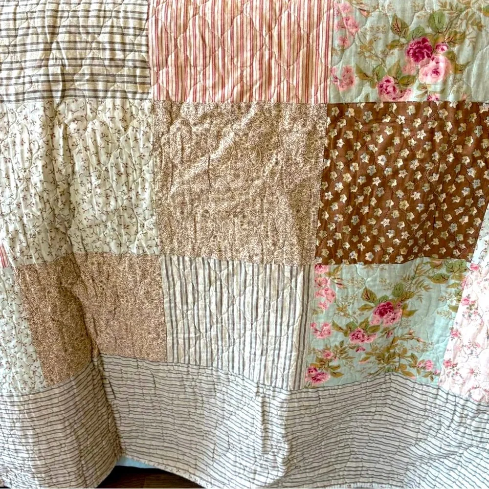 Vintage Floral shabby heirloom cottage Patchwork Quilt robin’s egg, pink,  brown - Picture 10 of 13